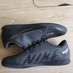 Nike Black and Gray Men's Athletic Shoes